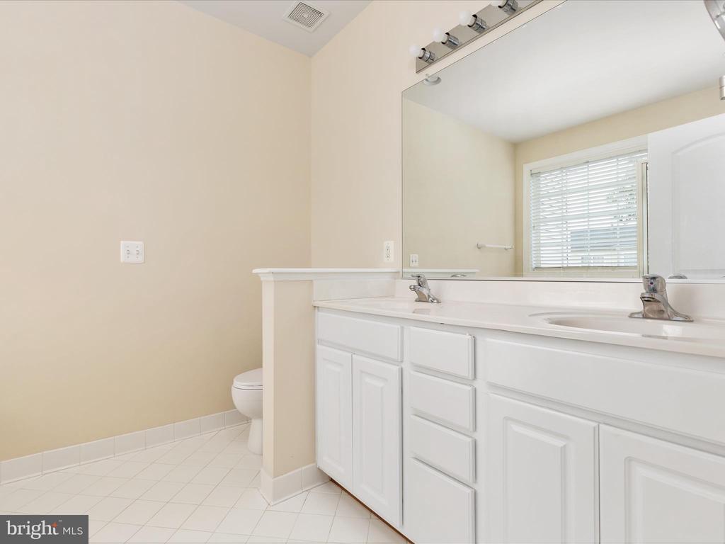 15862 MacKenzie Manor Dr
