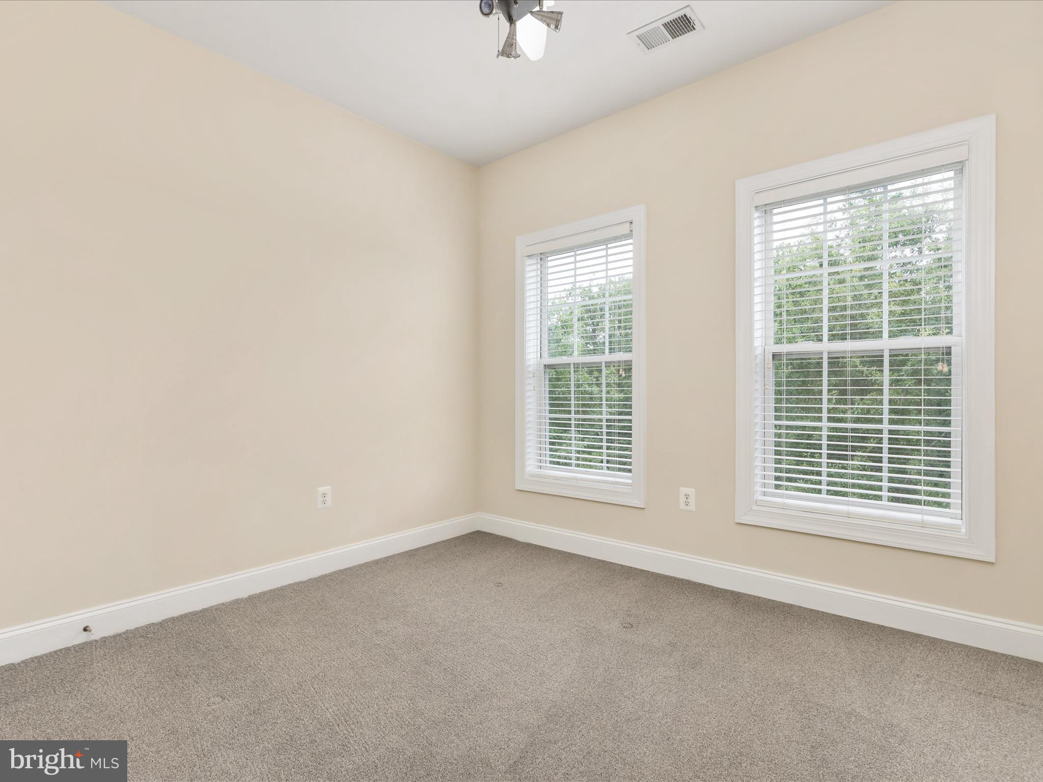 15862 MacKenzie Manor Dr
