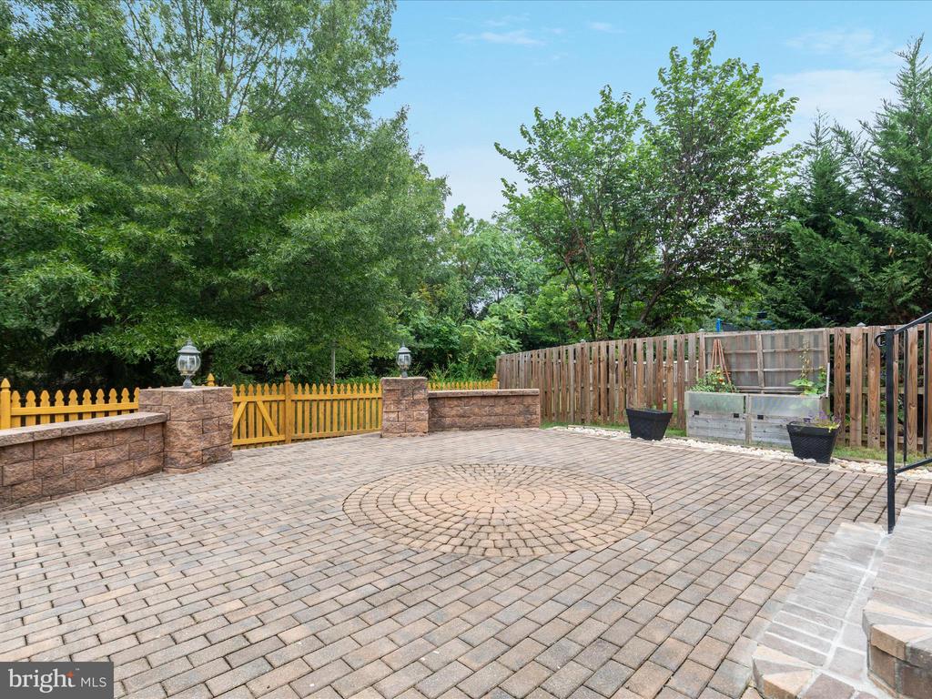 8150 Tenbrook Dr