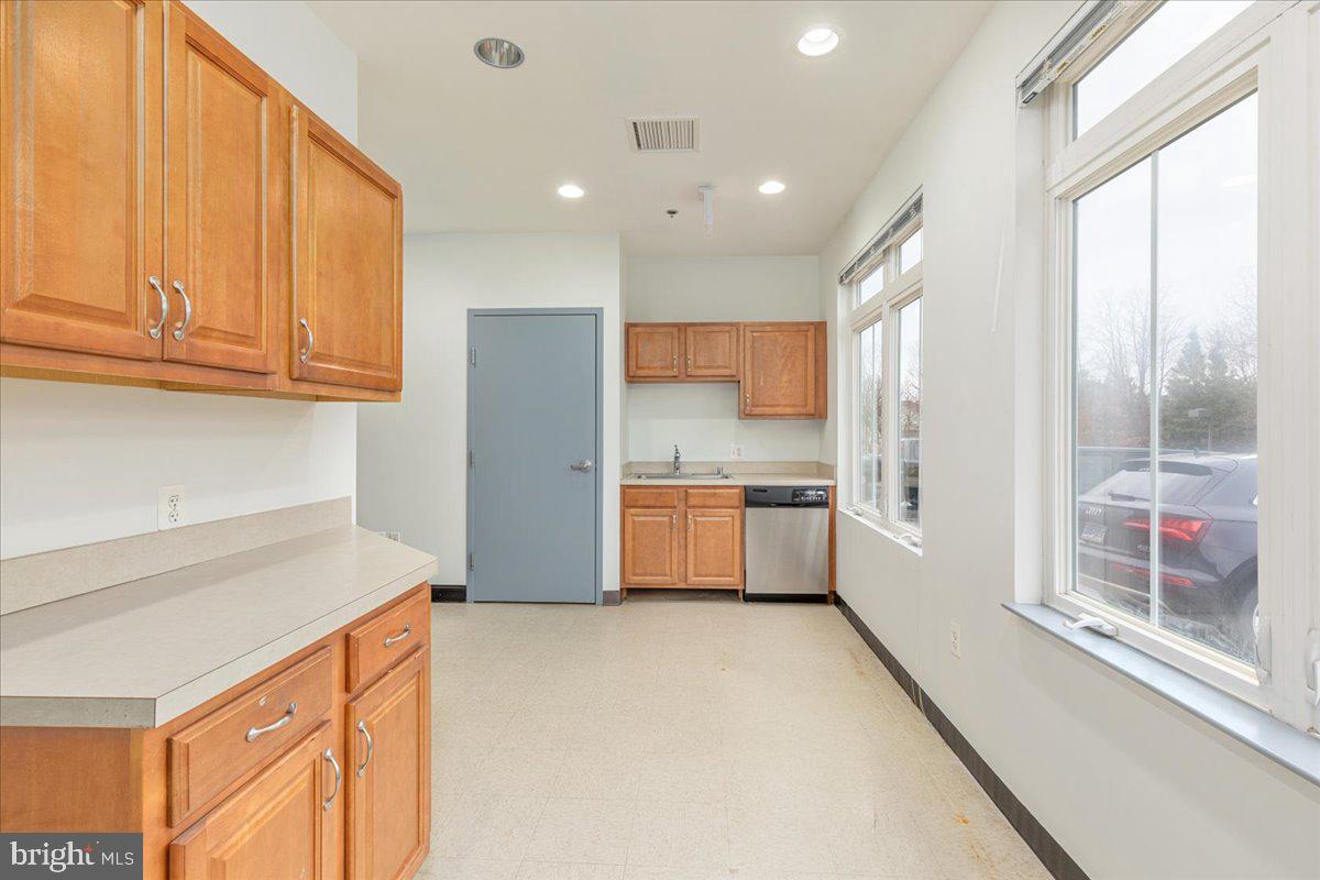 14535 JOHN MARSHALL HIGHWAY 203 & 204