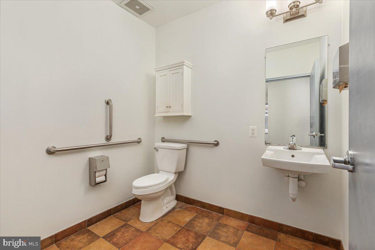 14535 JOHN MARSHALL HIGHWAY 203 & 204