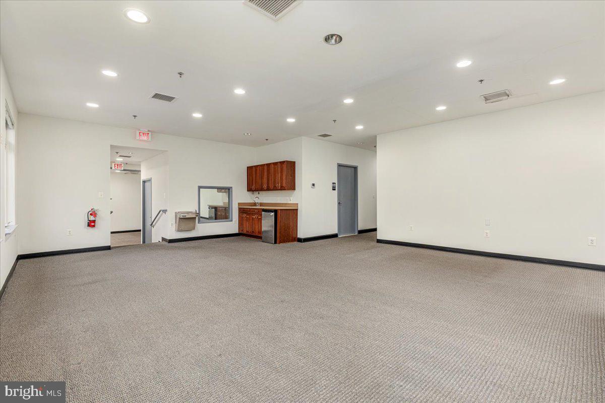 14535 JOHN MARSHALL HIGHWAY 203 & 204