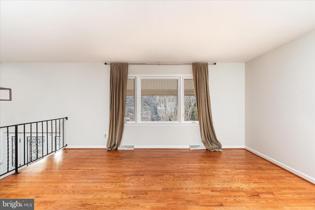 4509 MARTINWOOD DRIVE