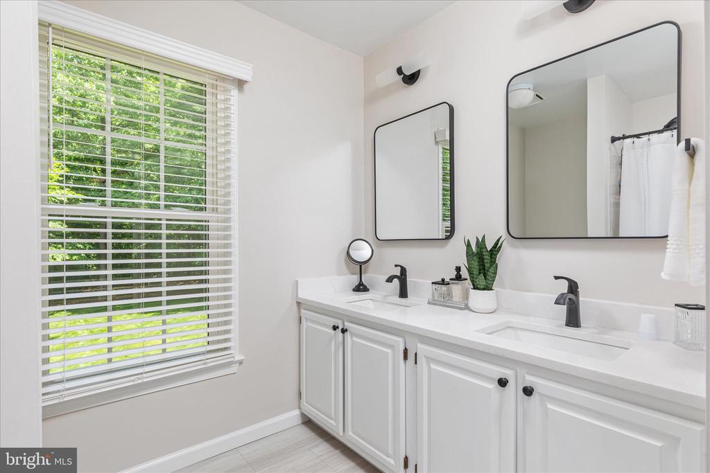 11109 STONEBROOK DRIVE