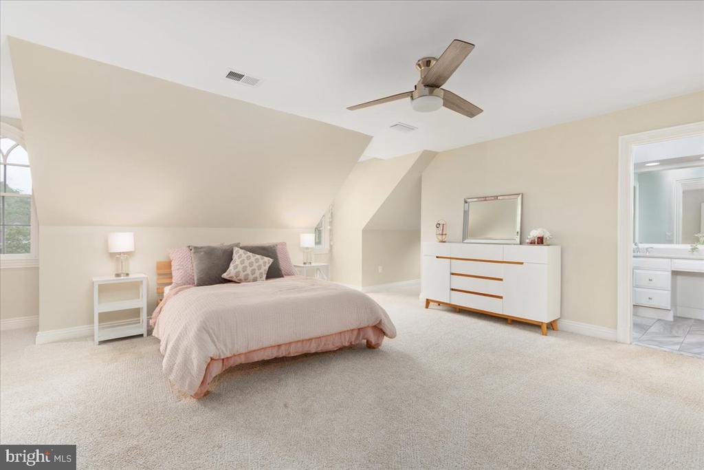 14915 ALPINE BAY LOOP