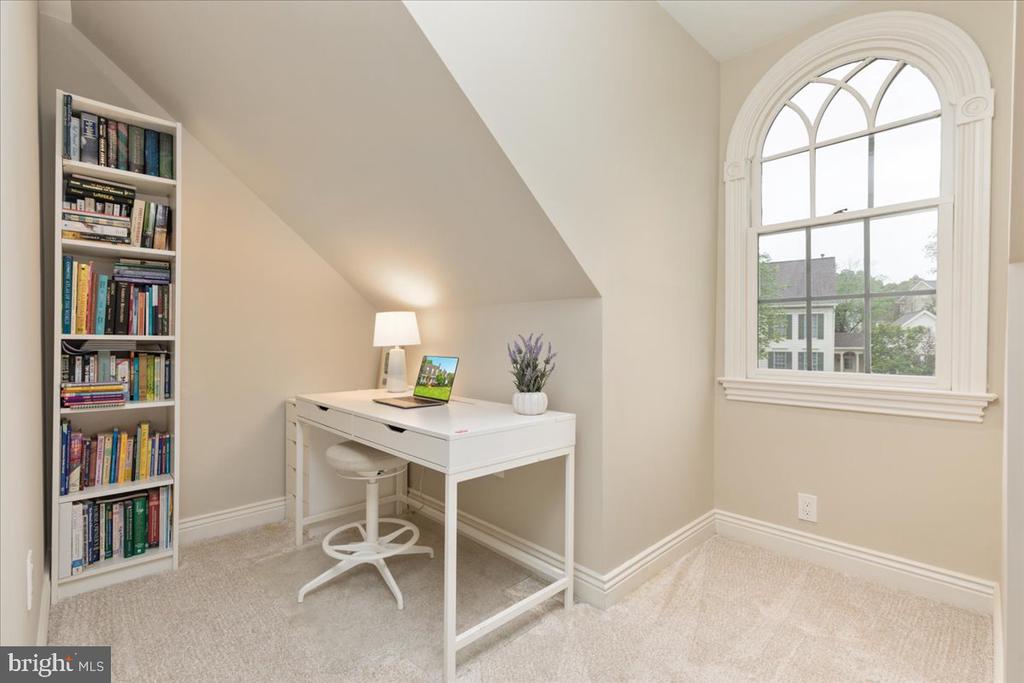 14915 ALPINE BAY LOOP