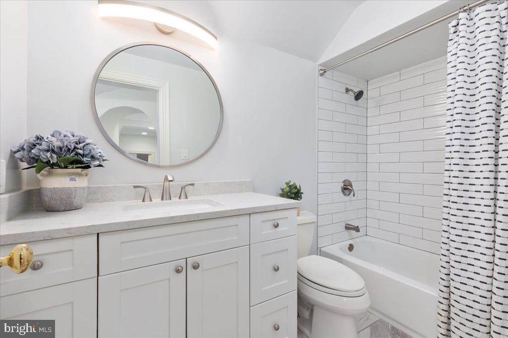 14915 ALPINE BAY LOOP