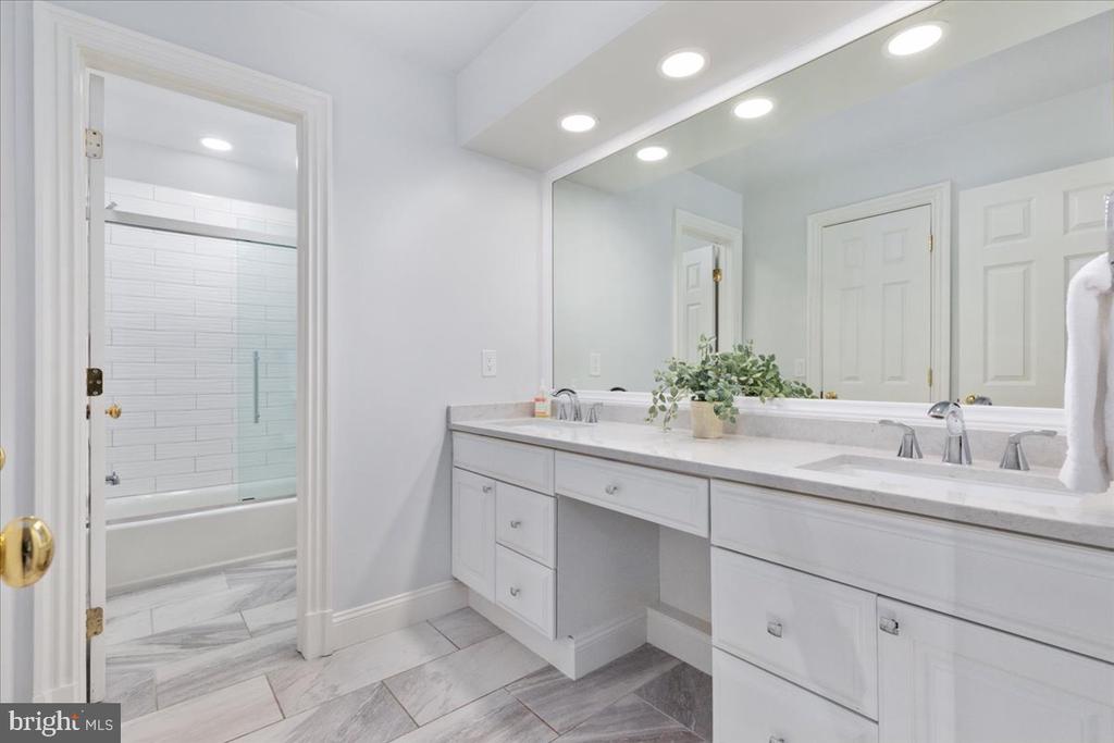 14915 ALPINE BAY LOOP