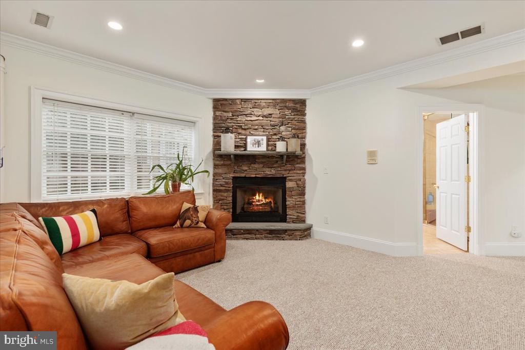 14915 ALPINE BAY LOOP