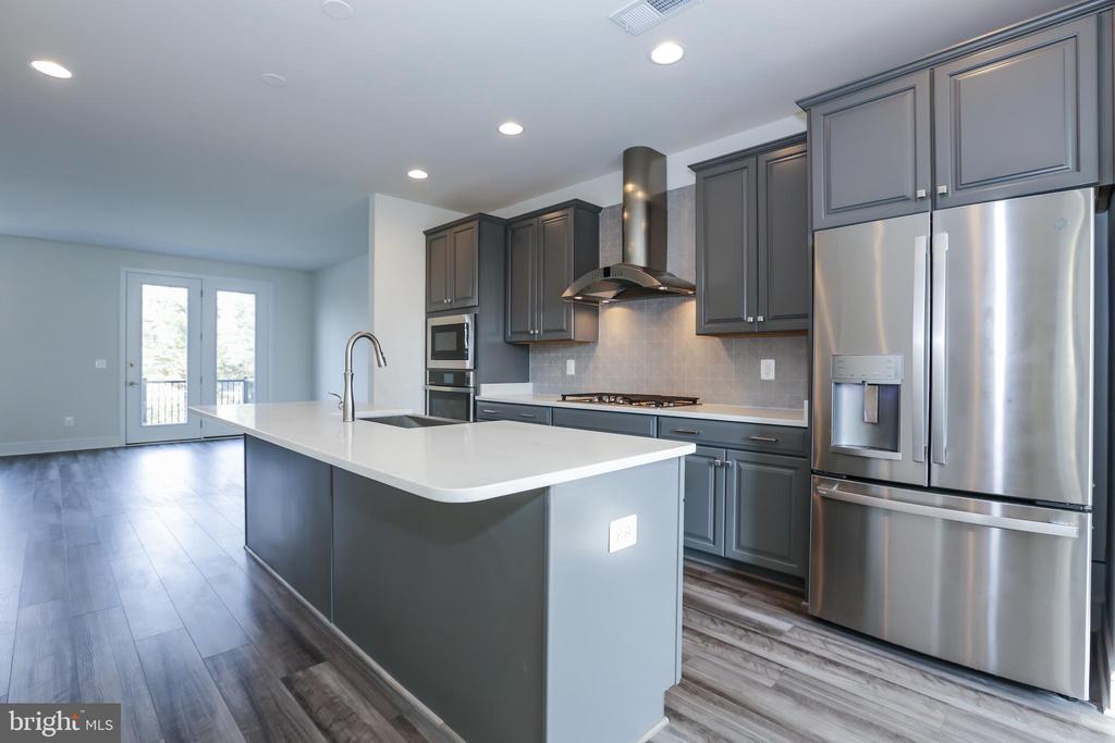 6722 UPLAND MANOR DRIVE