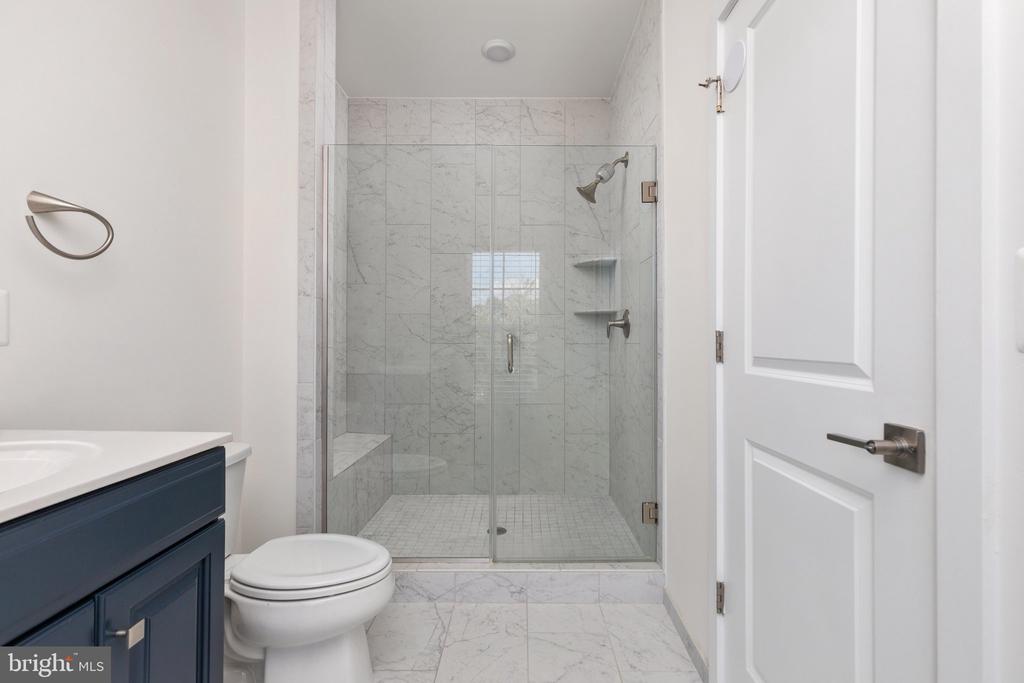 6722 UPLAND MANOR DRIVE