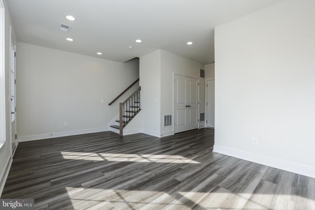 6722 UPLAND MANOR DRIVE