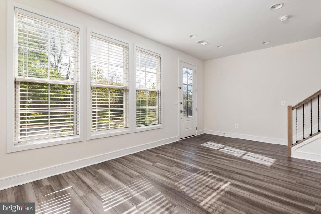 6722 UPLAND MANOR DRIVE
