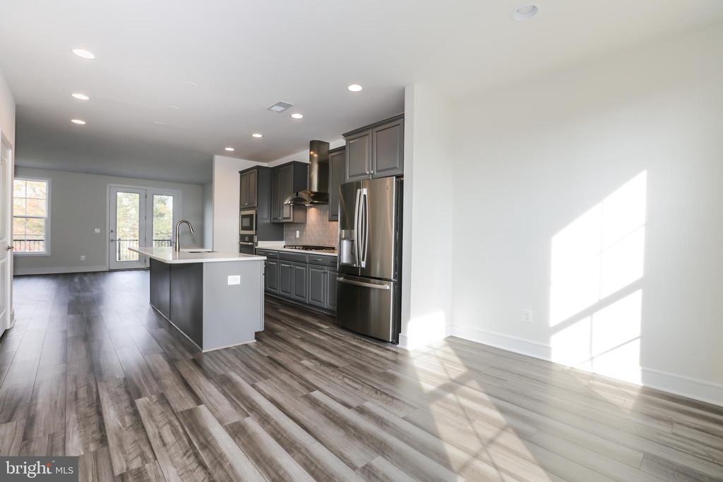 6722 UPLAND MANOR DRIVE