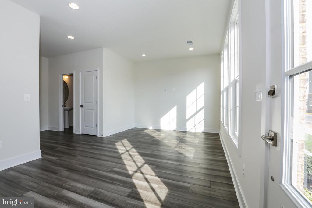 6722 UPLAND MANOR DRIVE