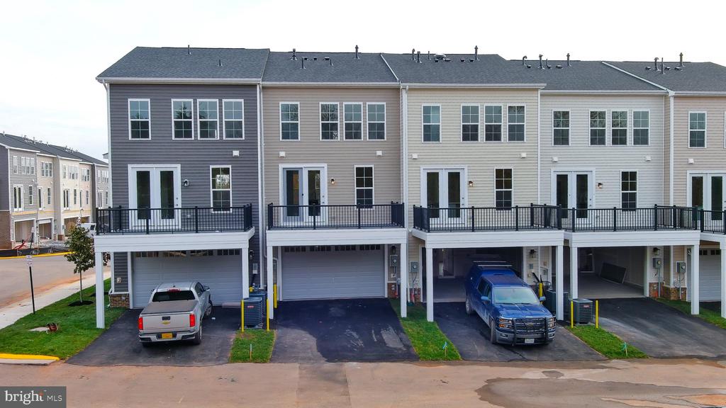 6722 UPLAND MANOR DRIVE