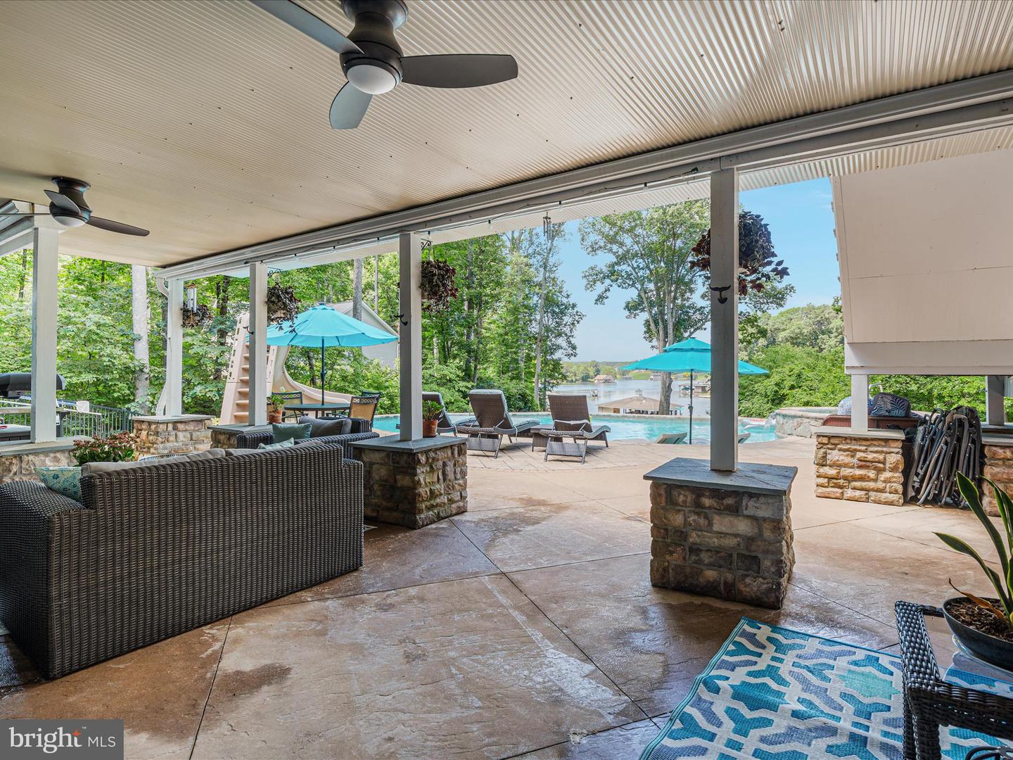 6723 Water View Ln