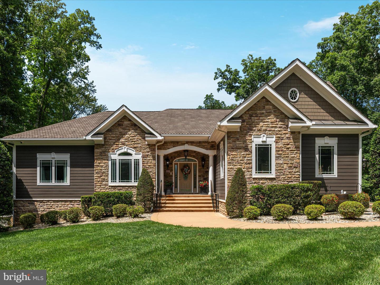 6723 Water View Ln