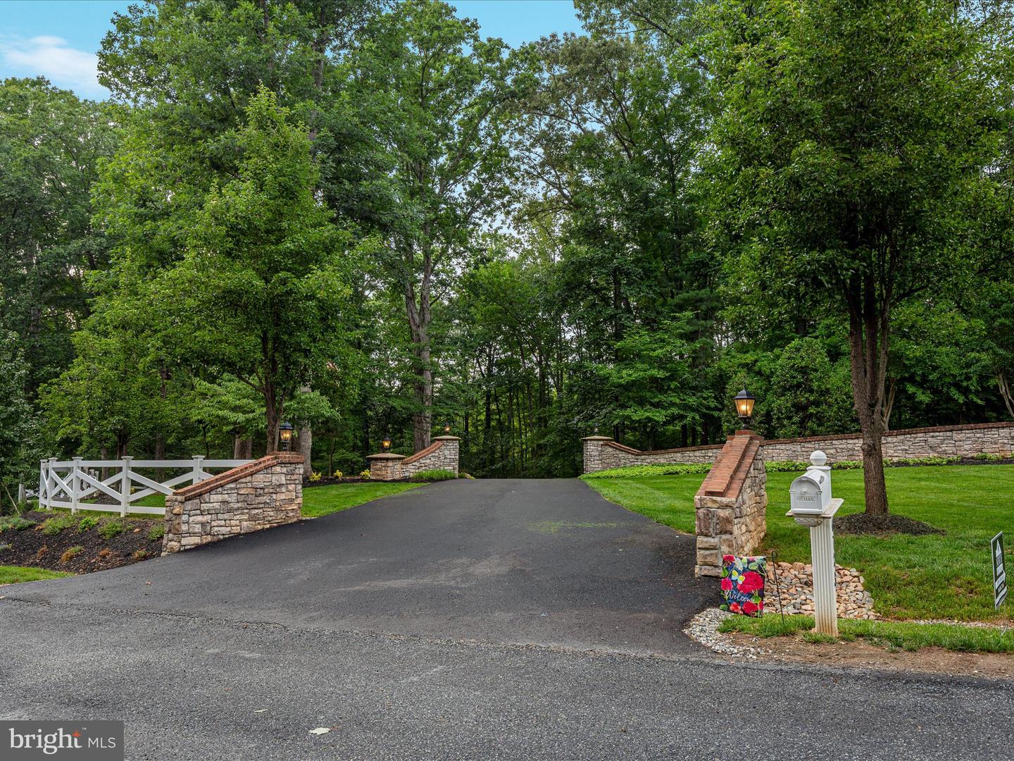 6723 Water View Ln