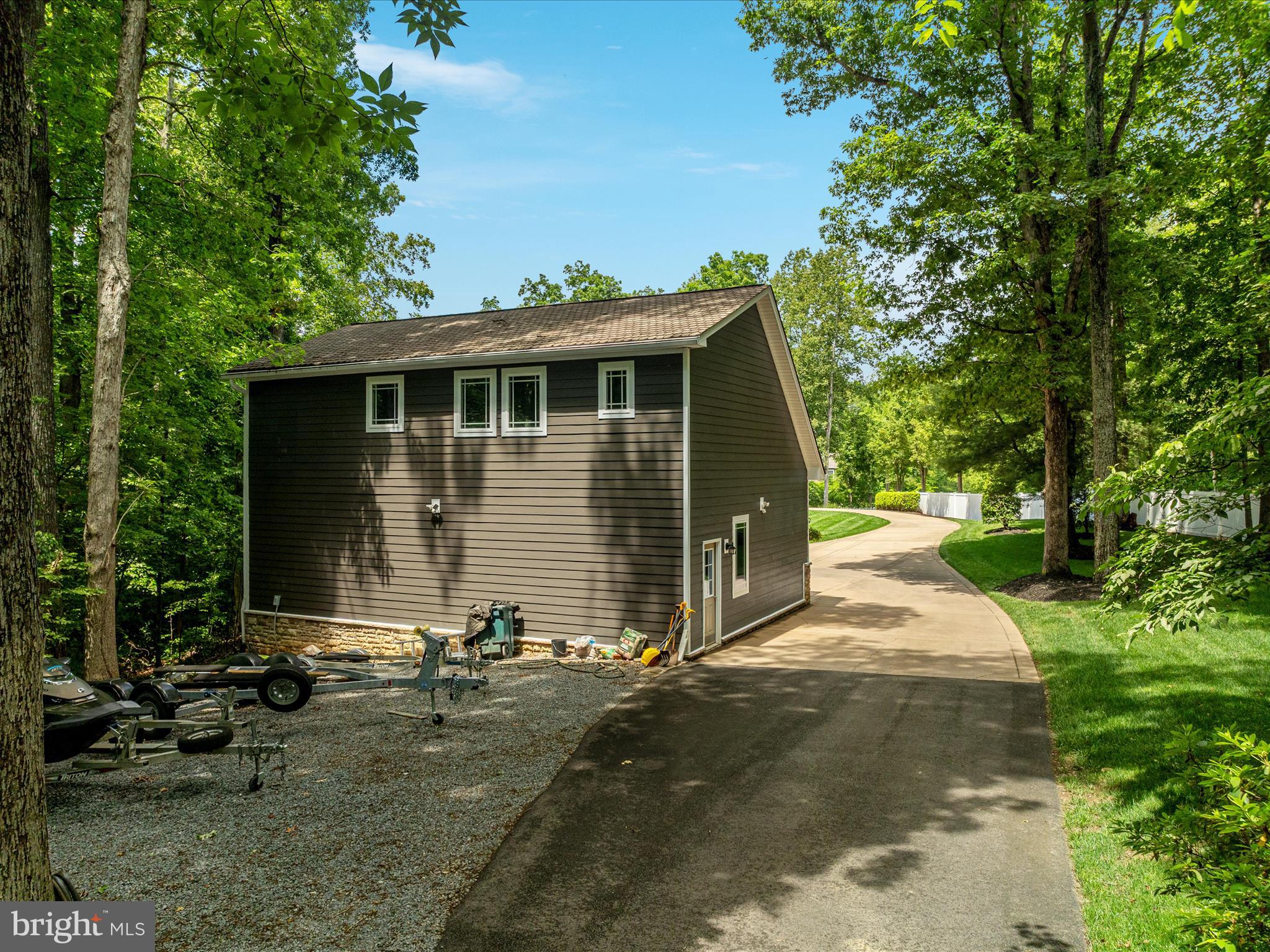 6723 Water View Ln