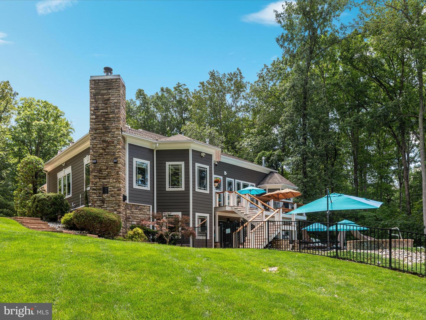 6723 Water View Ln