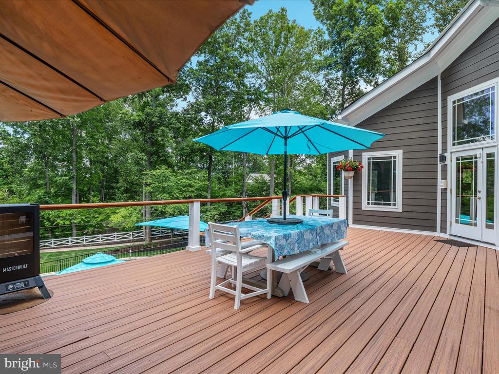 6723 Water View Ln