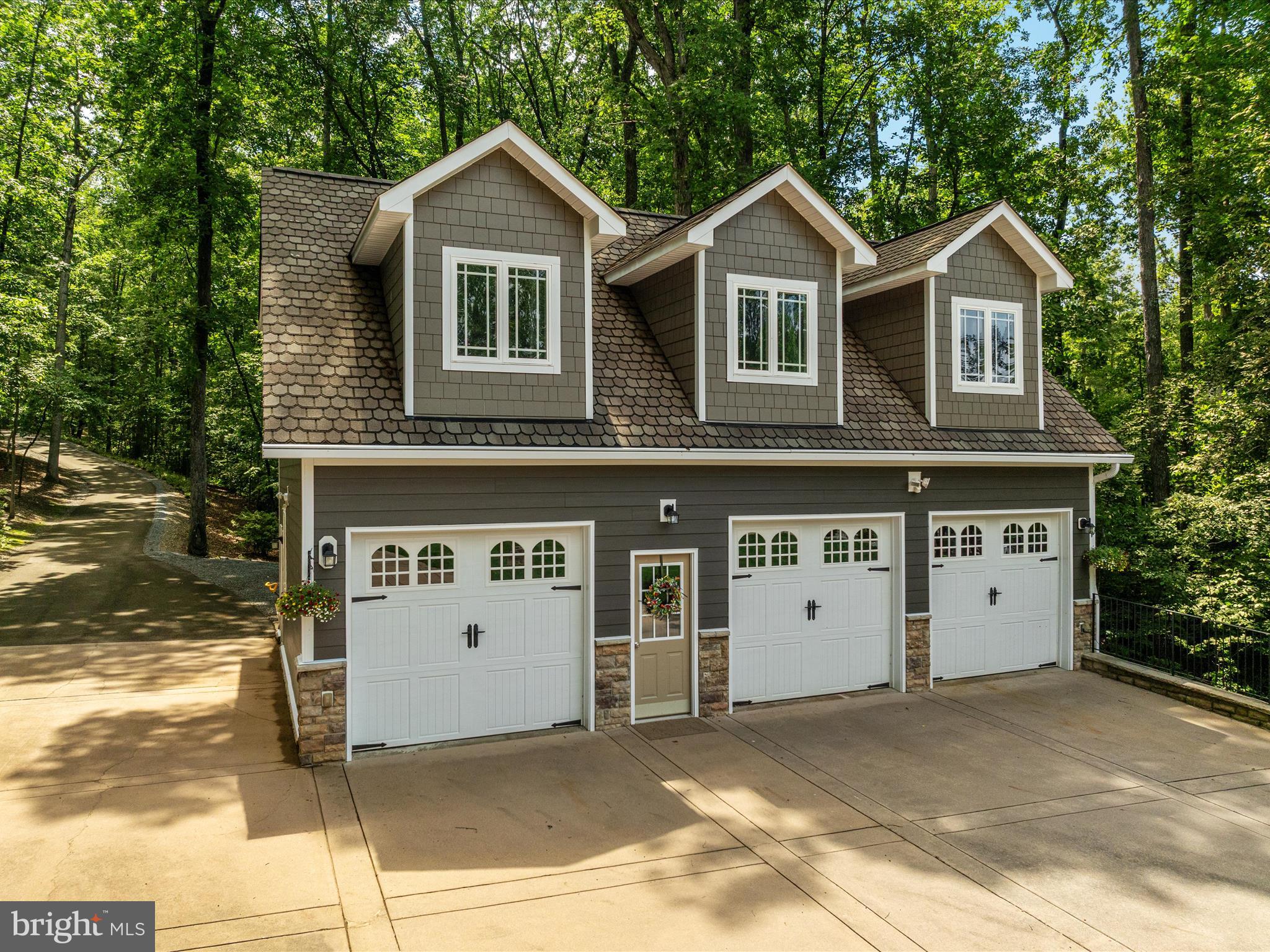 6723 Water View Ln