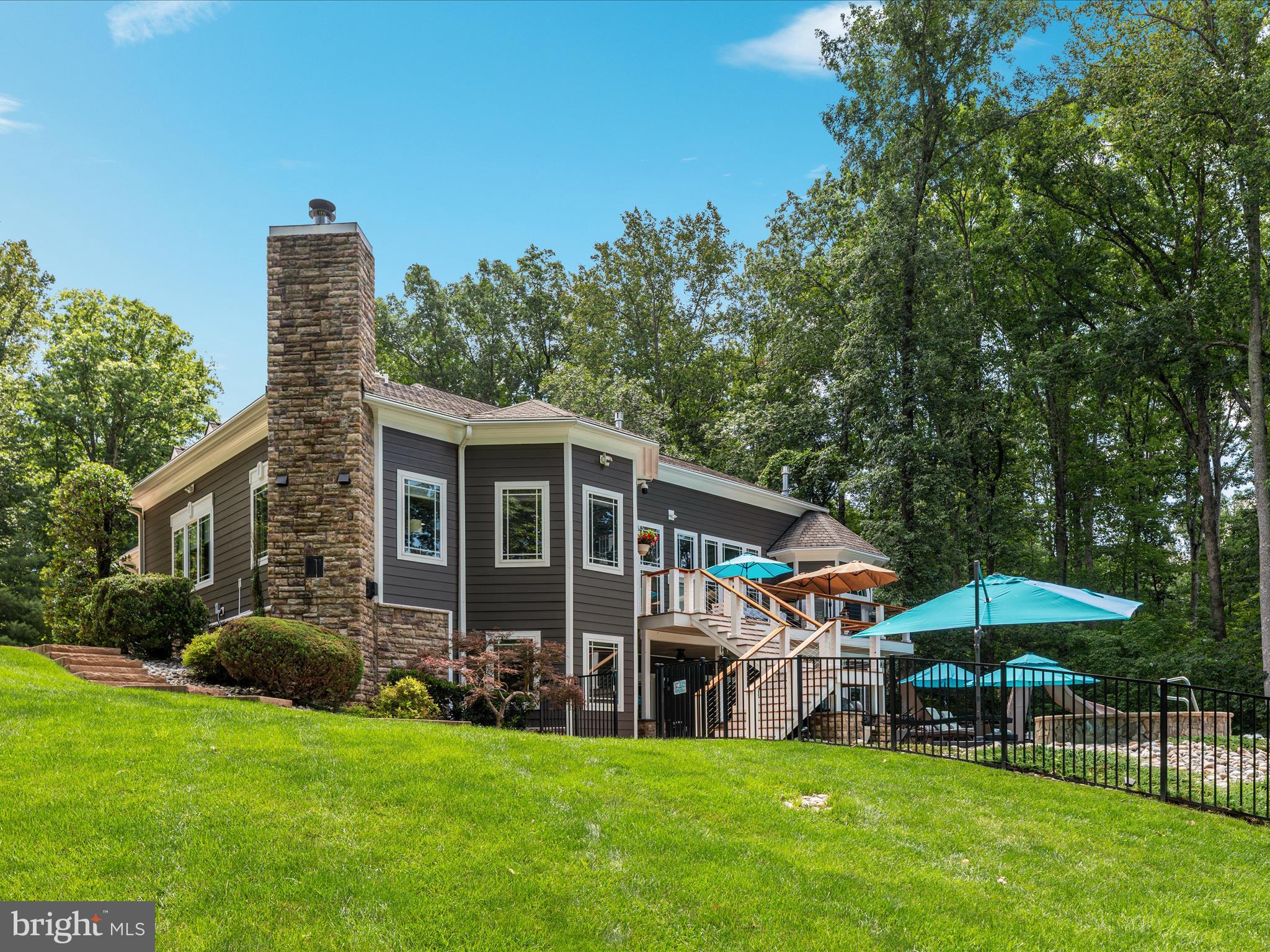 6723 Water View Ln