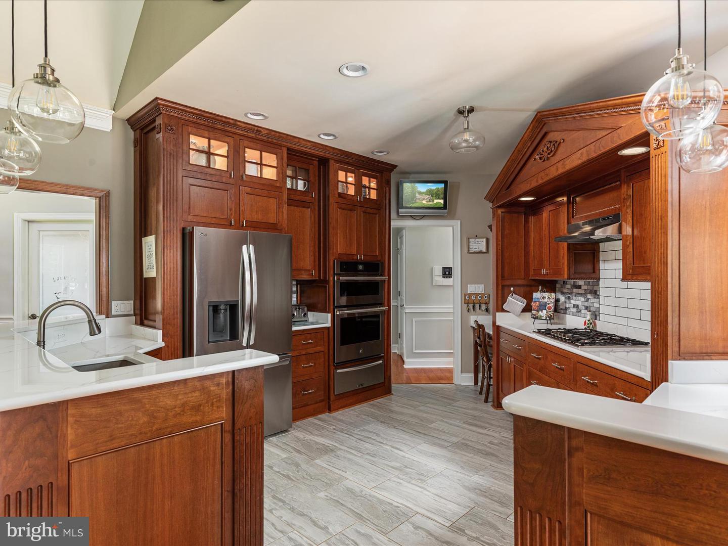 6723 Water View Ln
