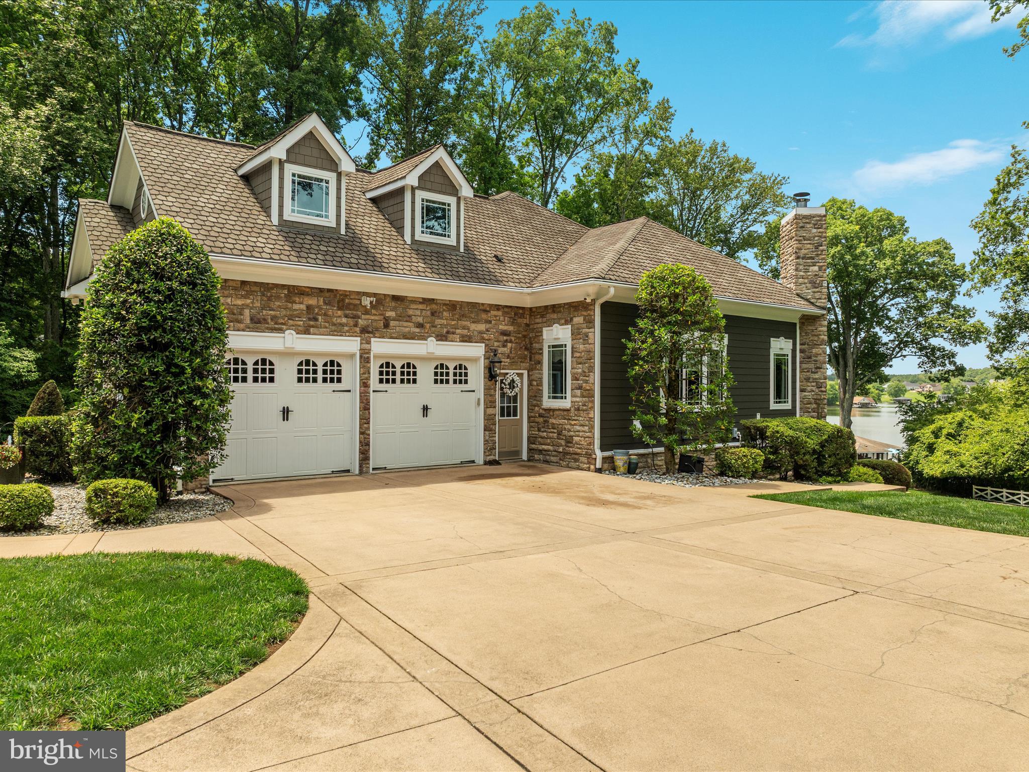 6723 Water View Ln