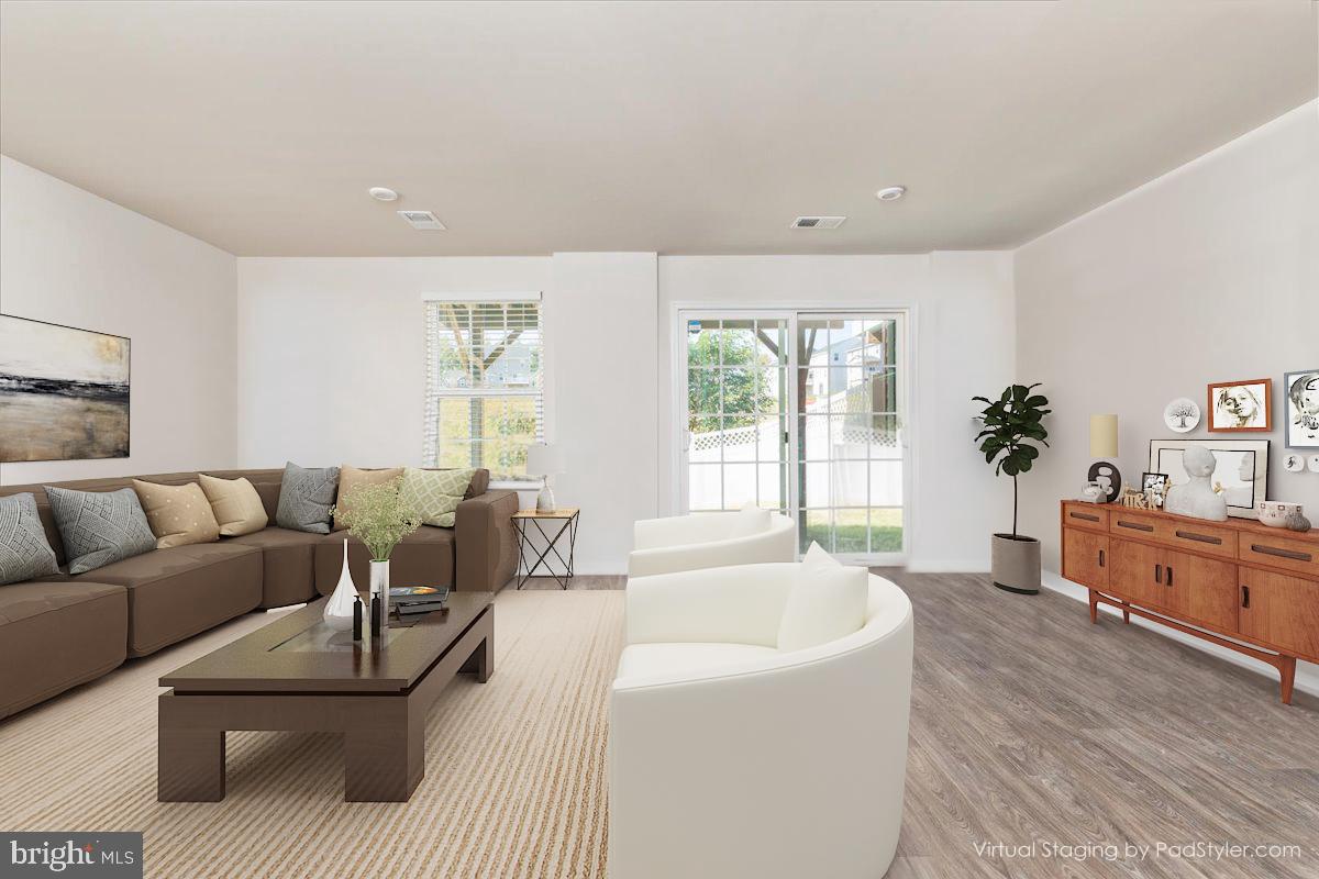 524 Landing Dr