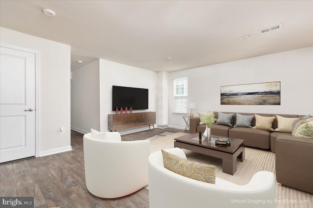 524 Landing Dr