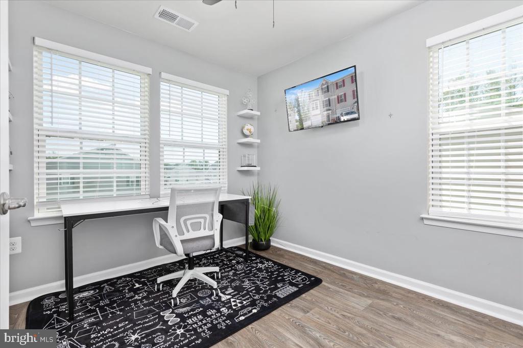 524 Landing Dr
