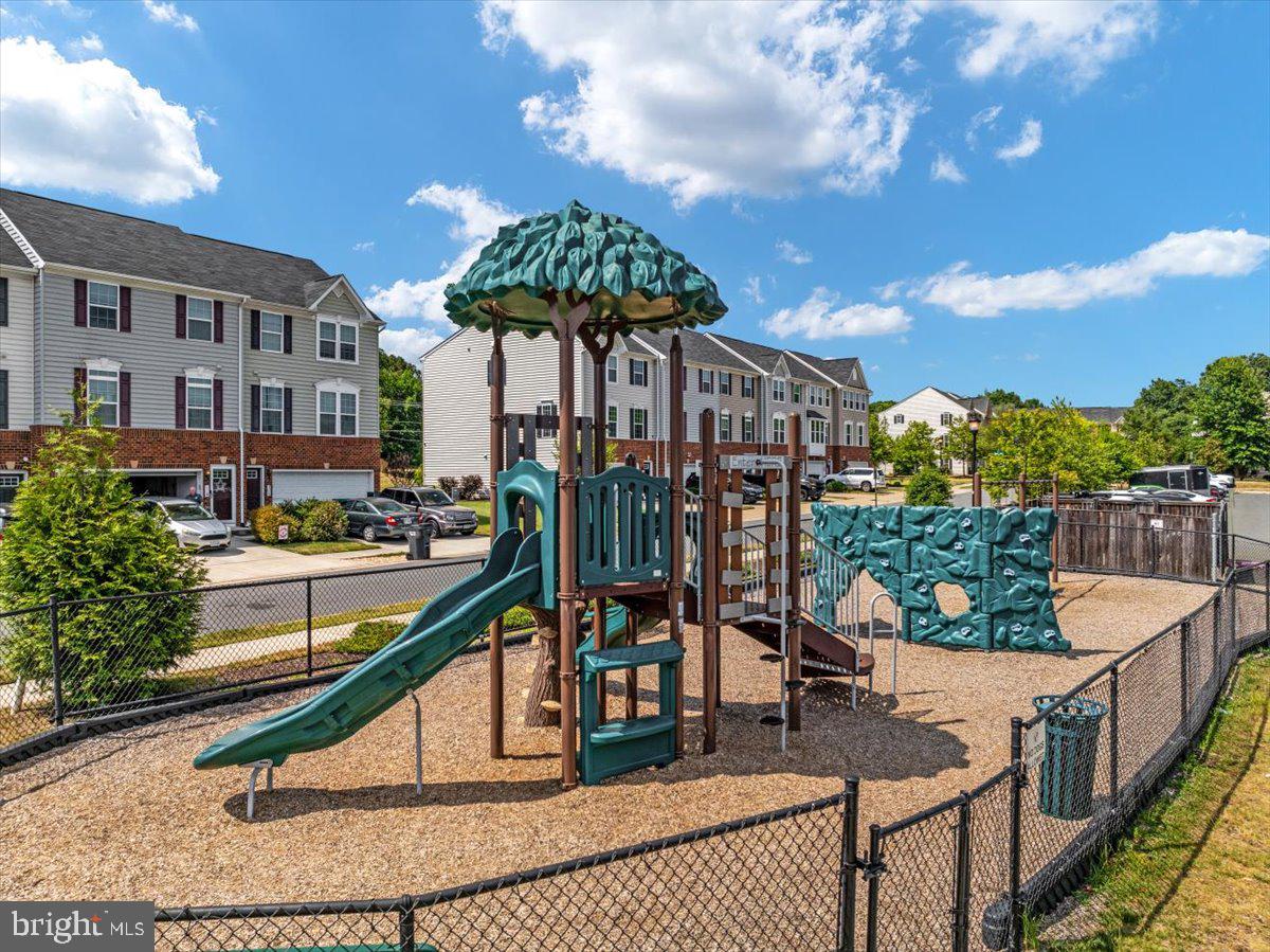 524 Landing Dr