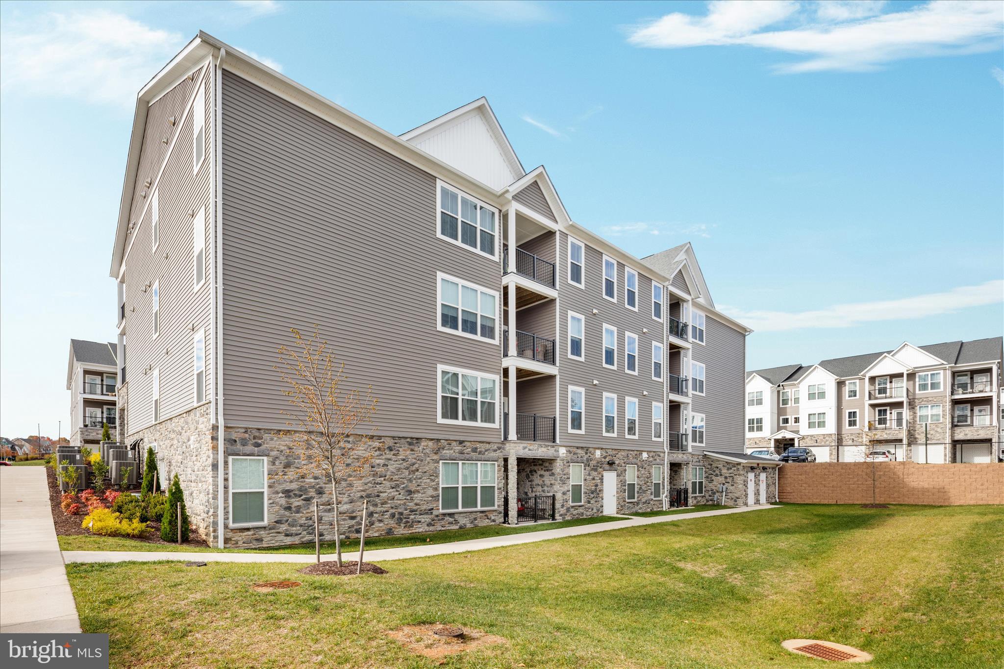 19 ARTEMISIA WAY 301