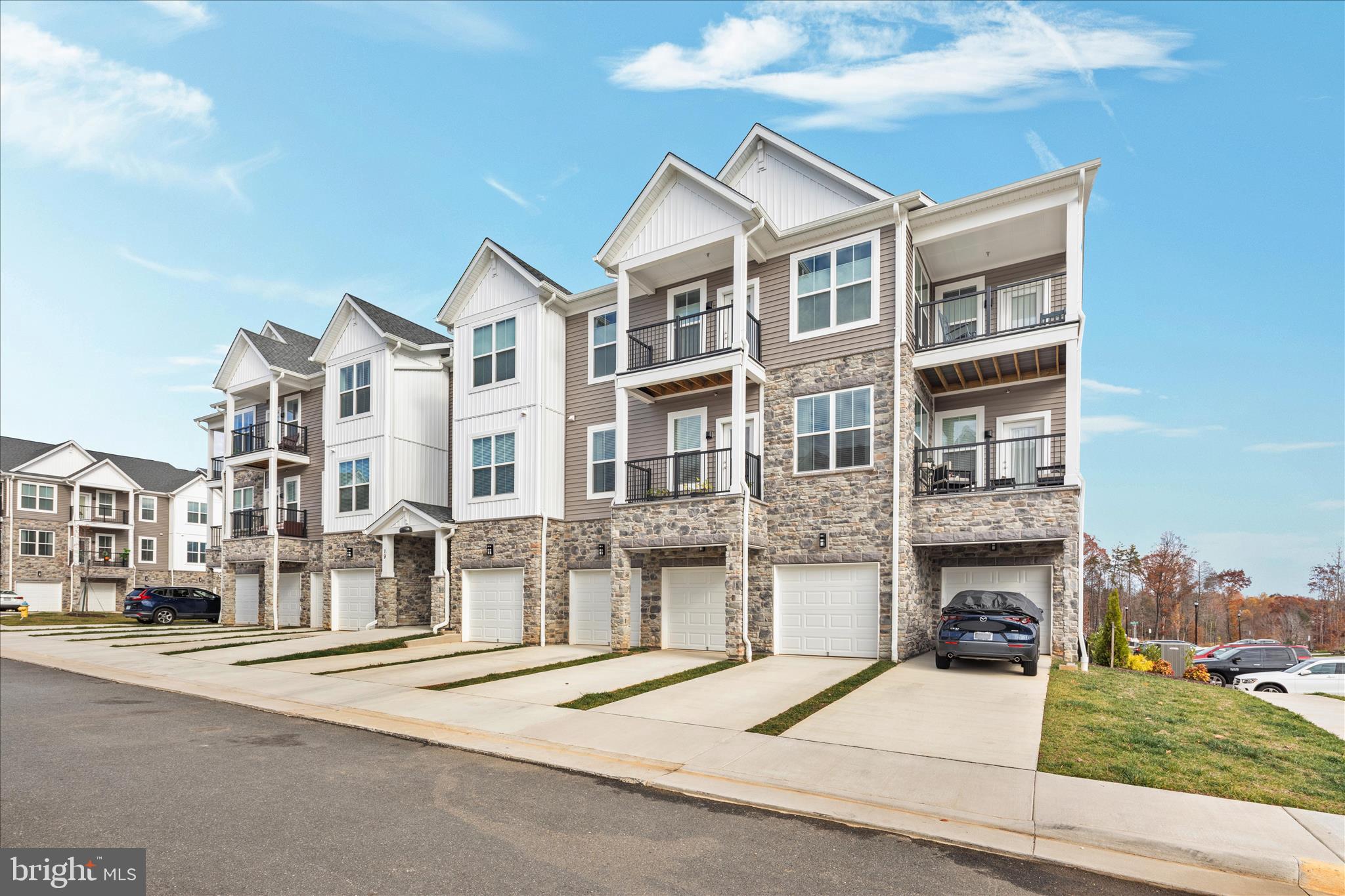 19 ARTEMISIA WAY 301