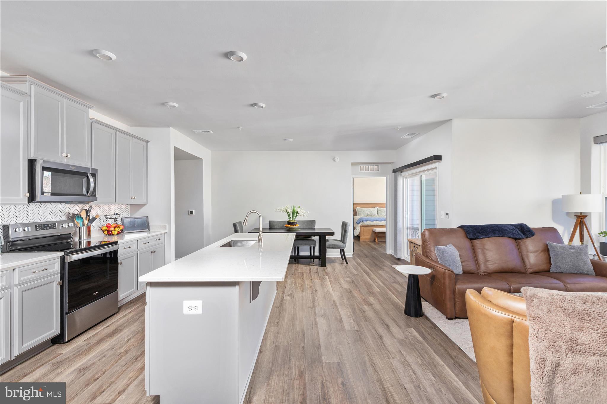 19 ARTEMISIA WAY 301