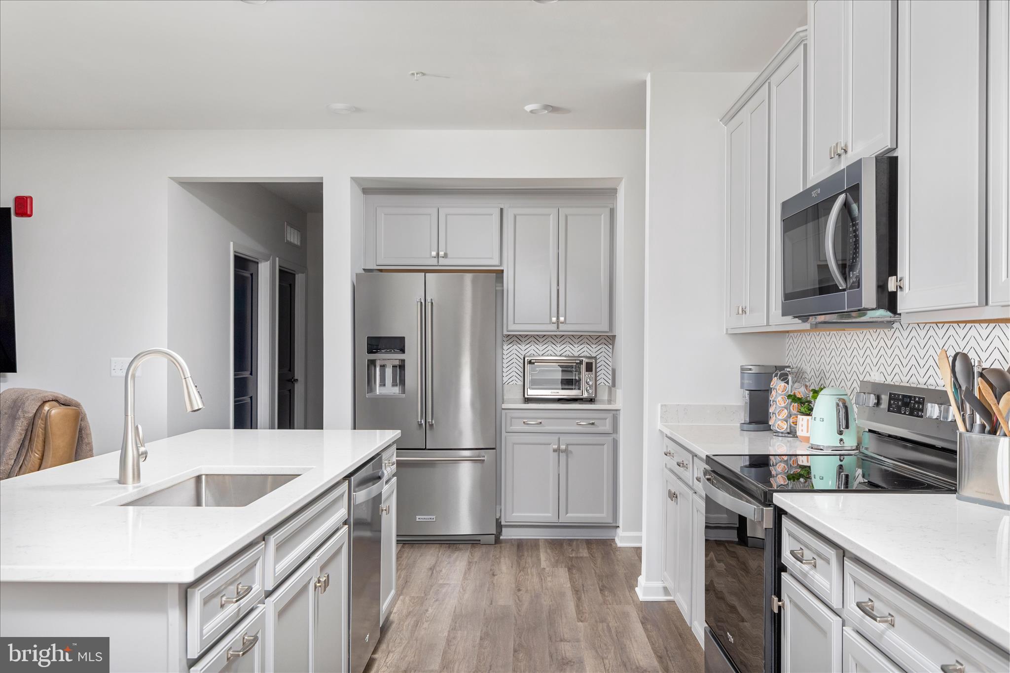 19 ARTEMISIA WAY 301