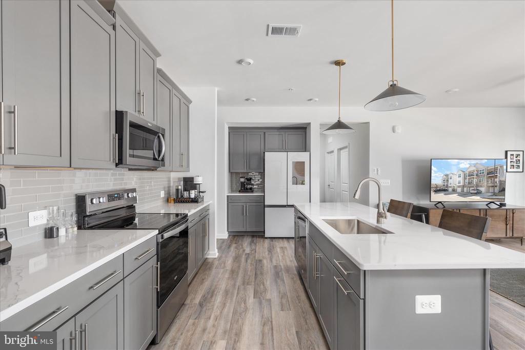 30 HYSSOP WAY 207