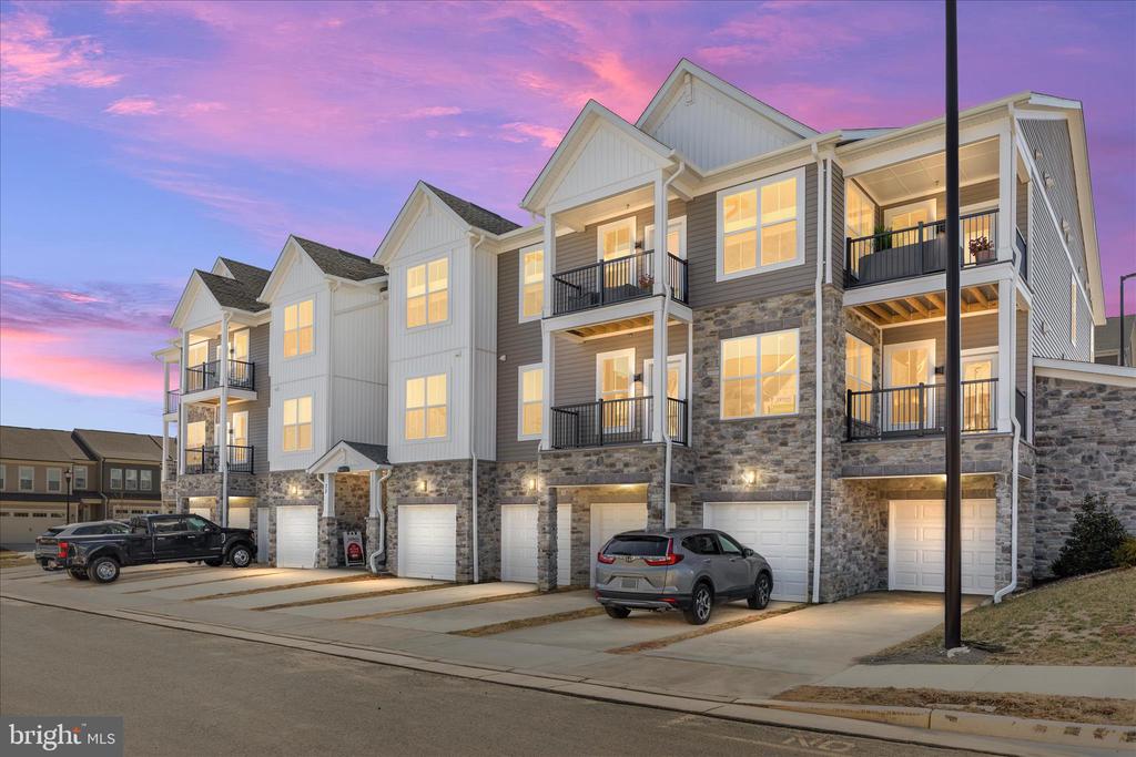 30 HYSSOP WAY 207