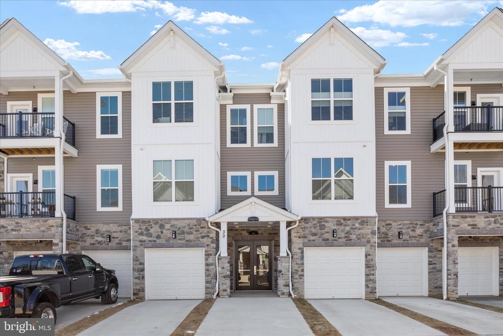 30 HYSSOP WAY 207