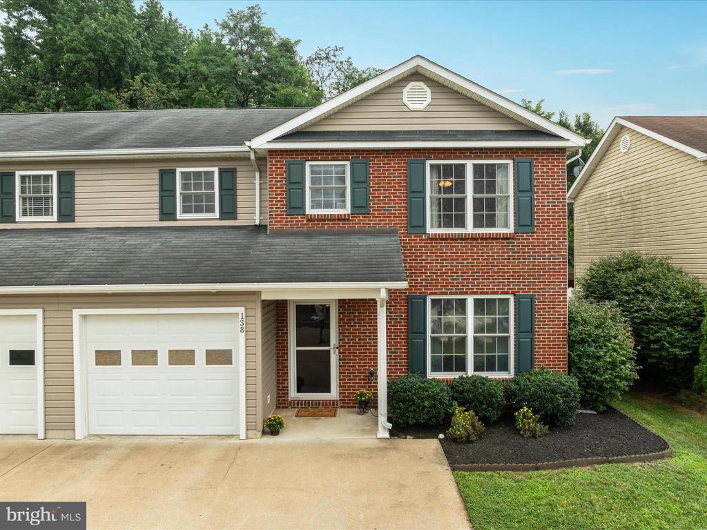 138 Kerfoot Ave