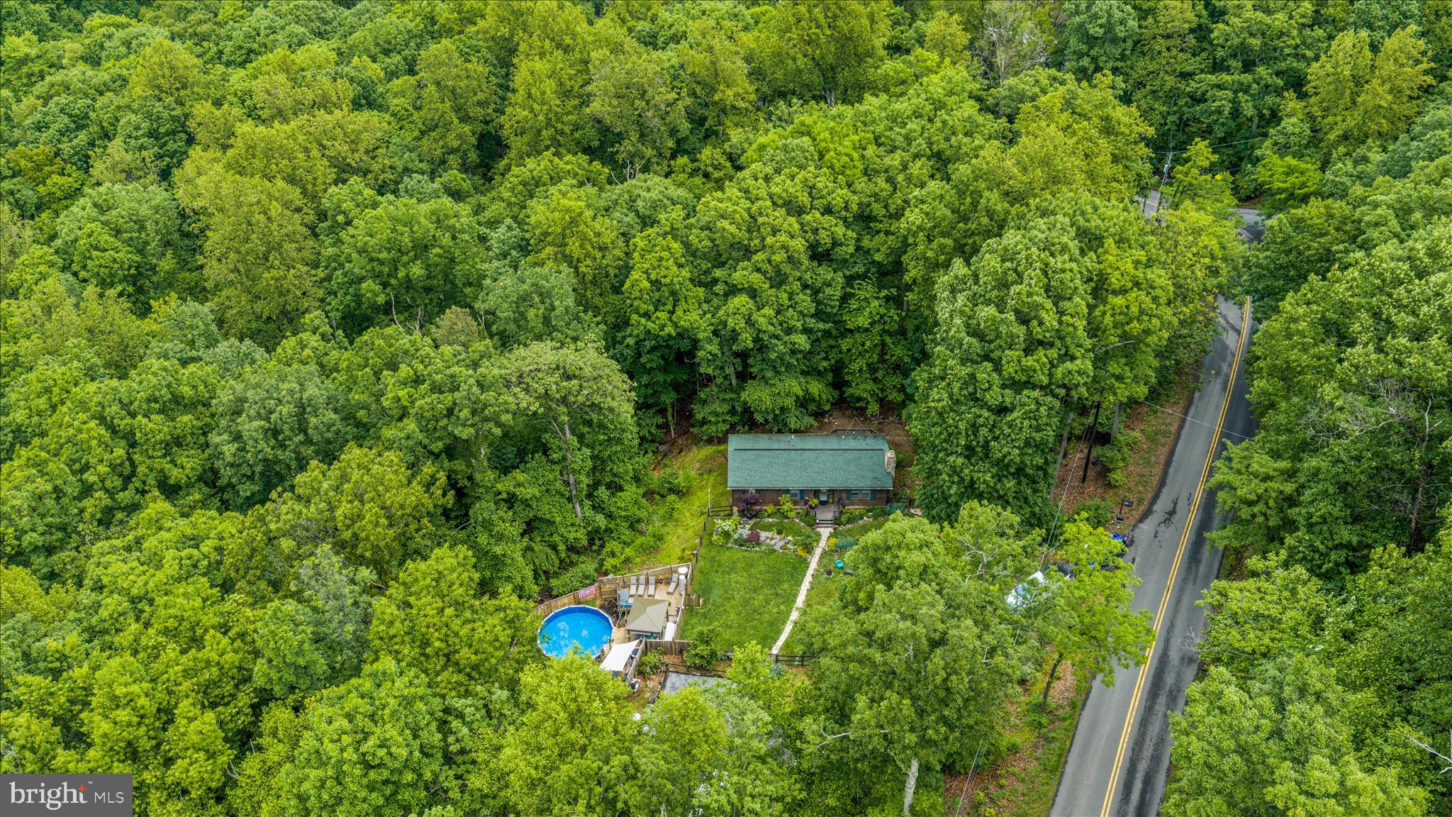 1880 BLUE MOUNTAIN ROAD