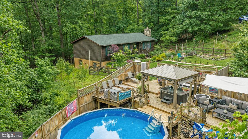 1880 BLUE MOUNTAIN ROAD