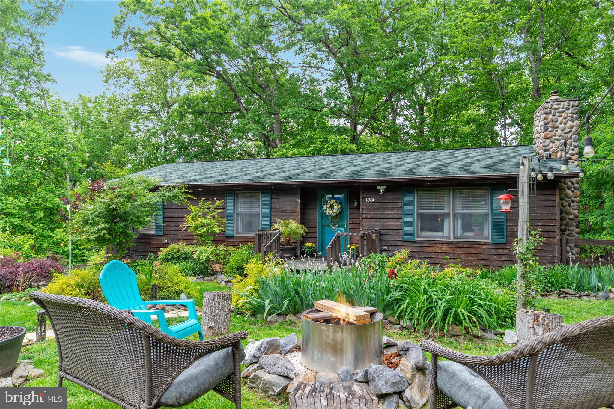 1880 BLUE MOUNTAIN ROAD