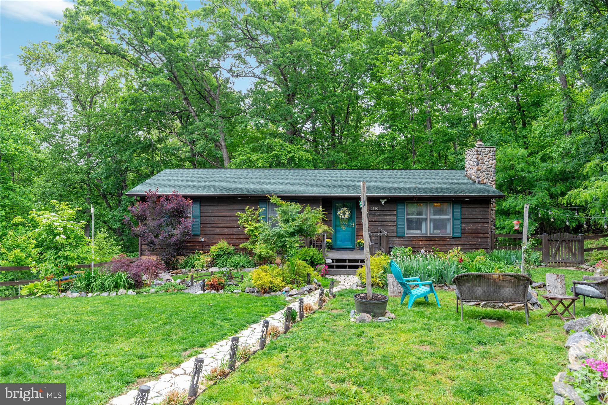 1880 BLUE MOUNTAIN ROAD