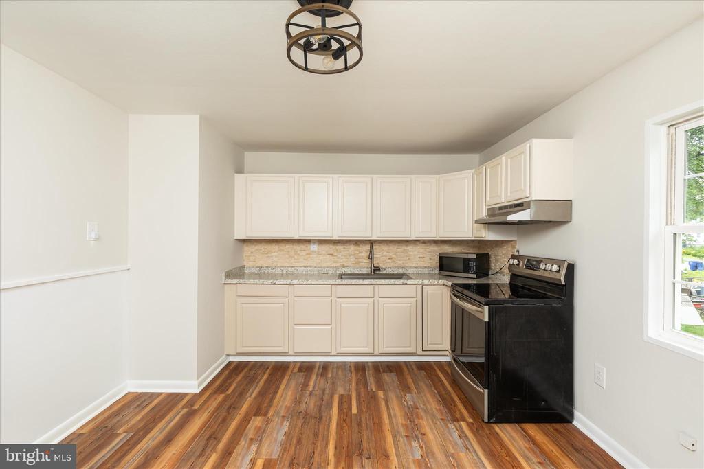 706 W 14TH STREET