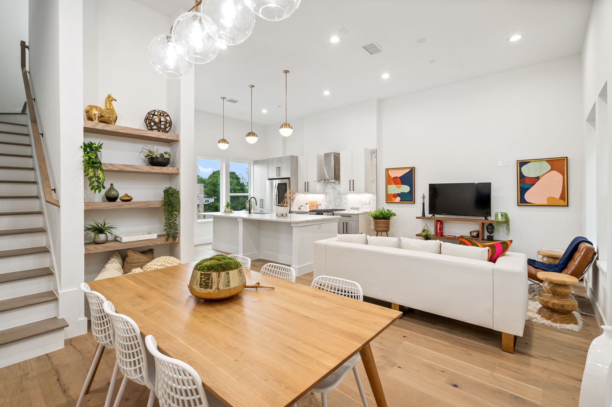 4208 Live Oak Street Unit: 204