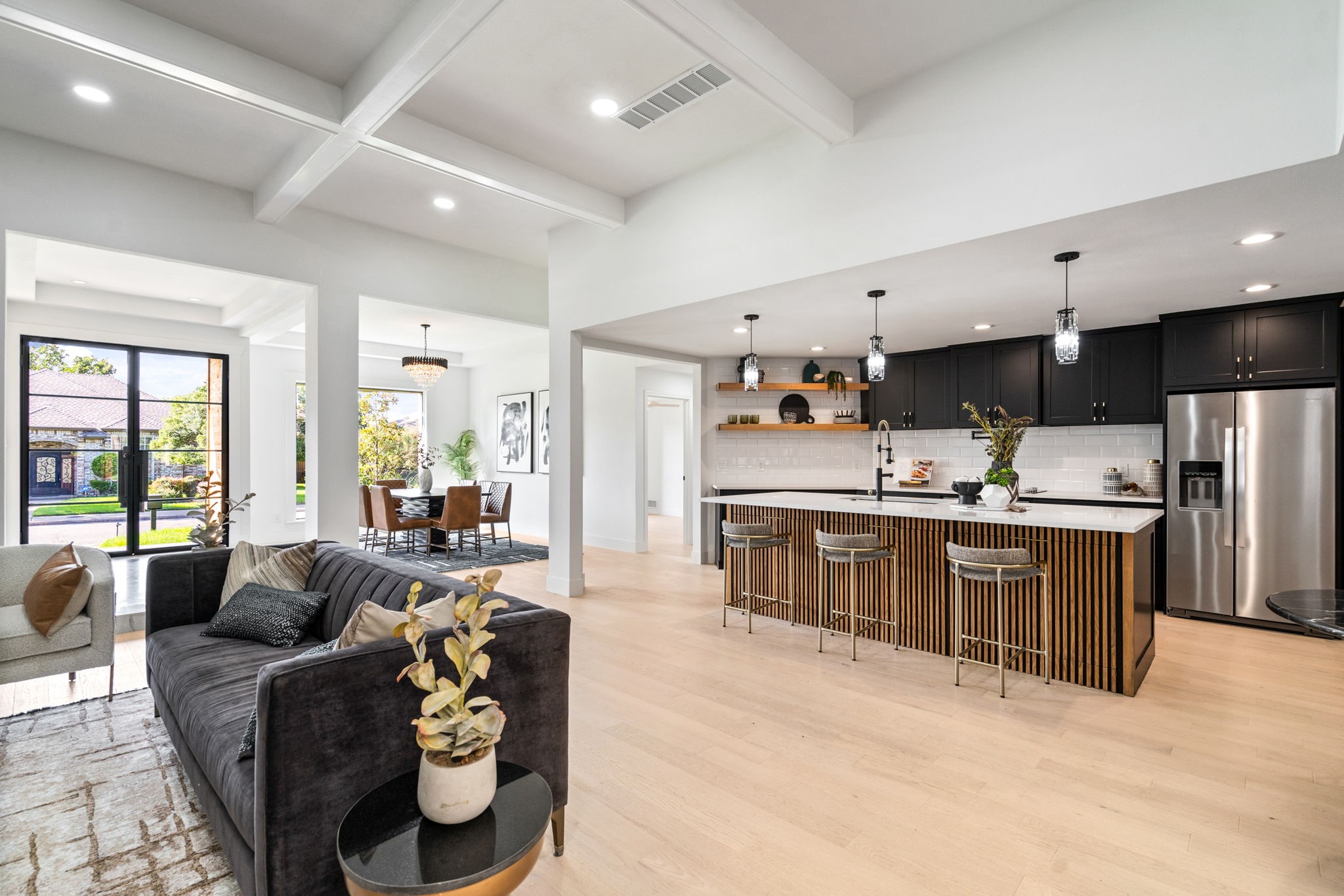 9521 Loma Vista Drive