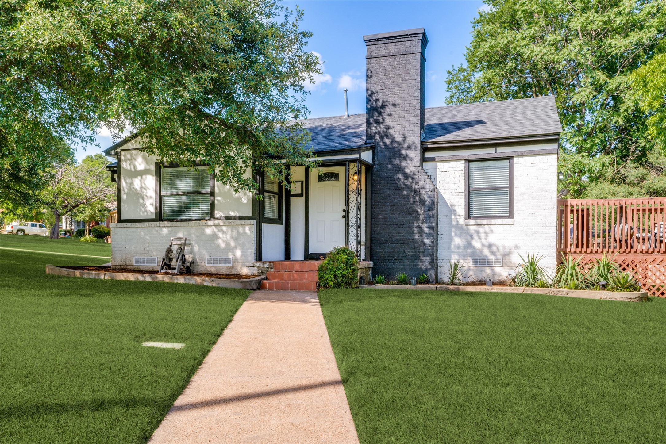 2717 El Tivoli Drive